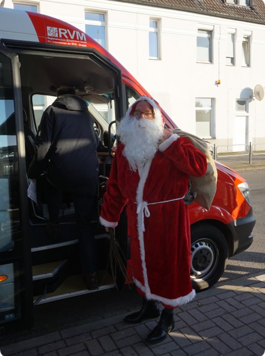 2016_12_06_nikolaus_beim_buergerbus_coesfeld_ev.jpg